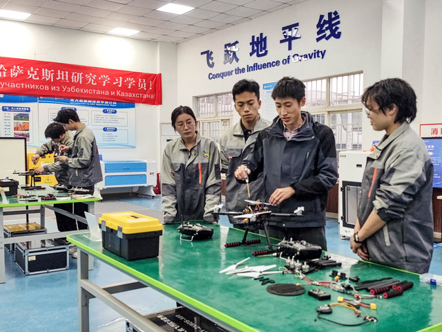无人机组装与调试实训.jpg