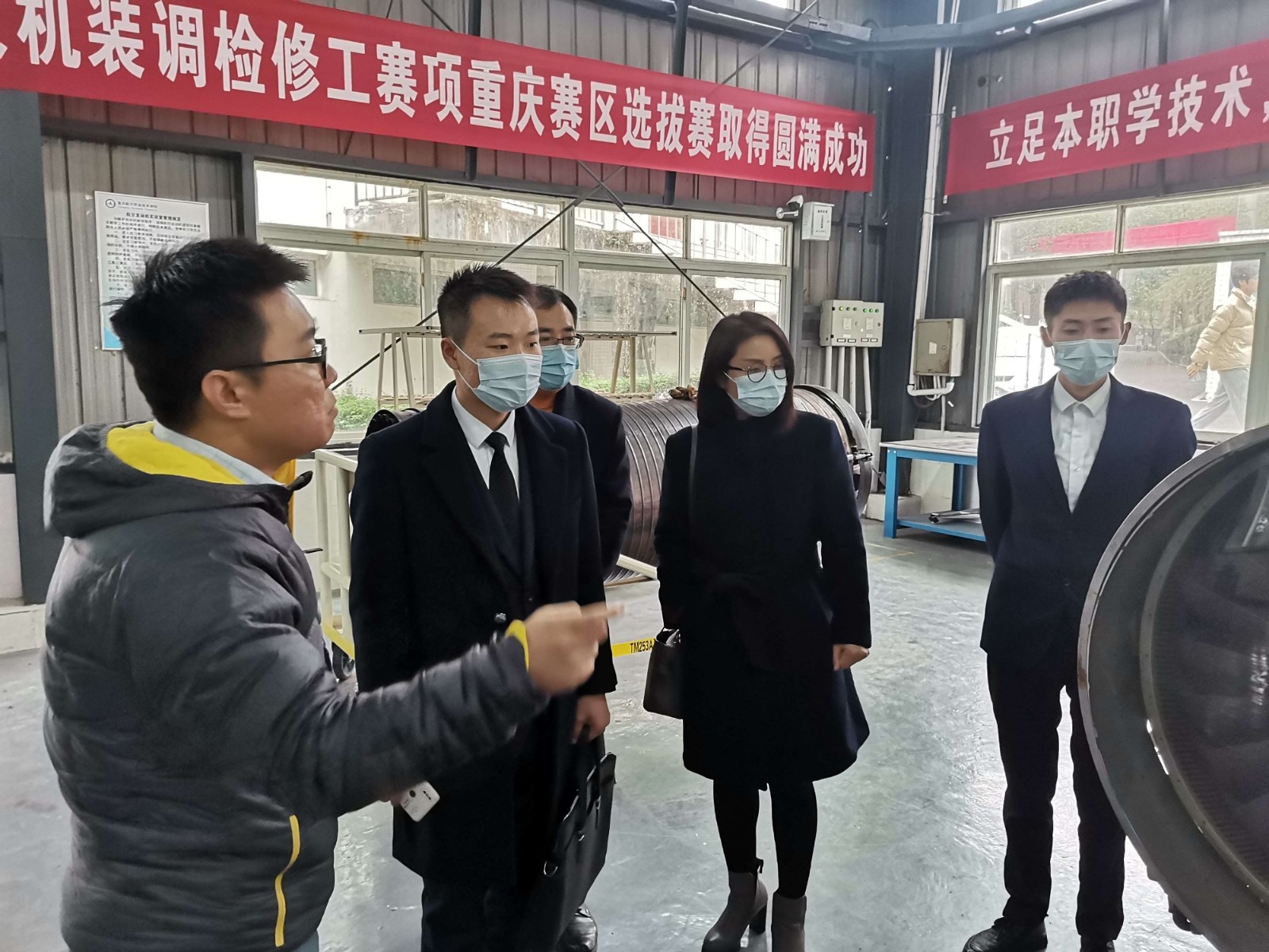 365英国上市集团赴重庆航天职业技术公司交流学习2 (1).jpg